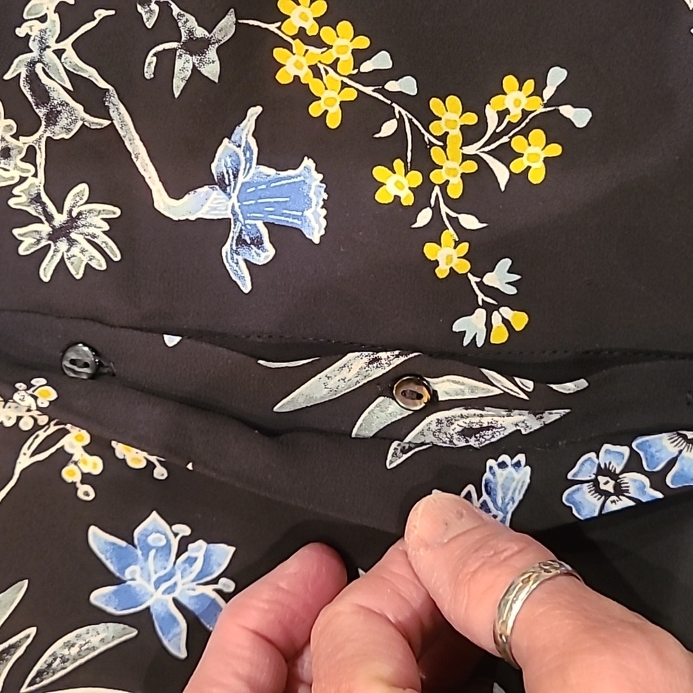 Floral Sleeveless Top - Black Multicolor Flowers - Picture 4 of 5
